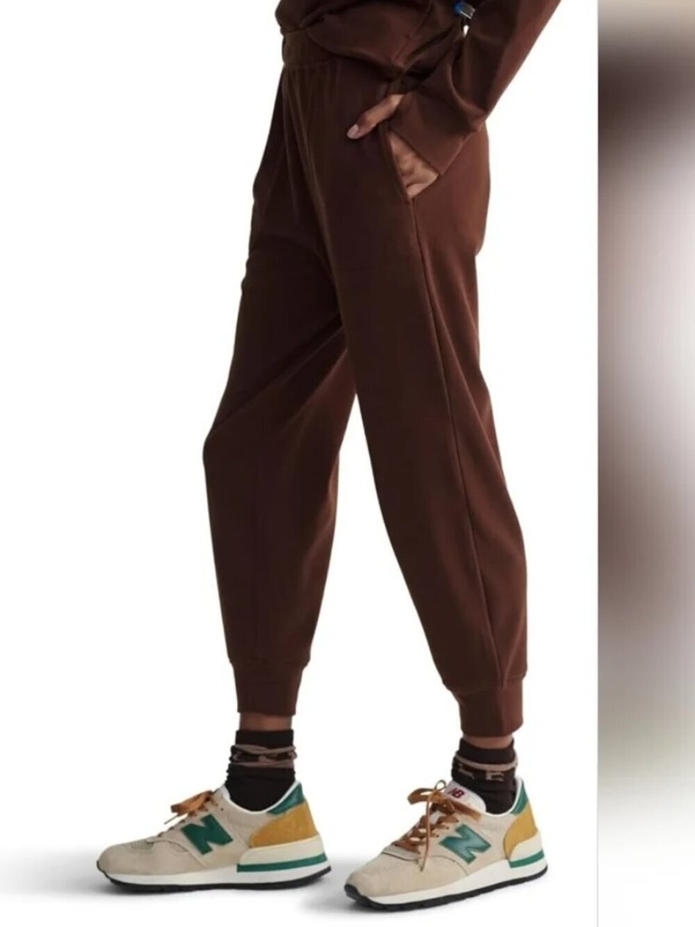 Varley women's sweatpants medium brown comfy fleece elastic waist pockets